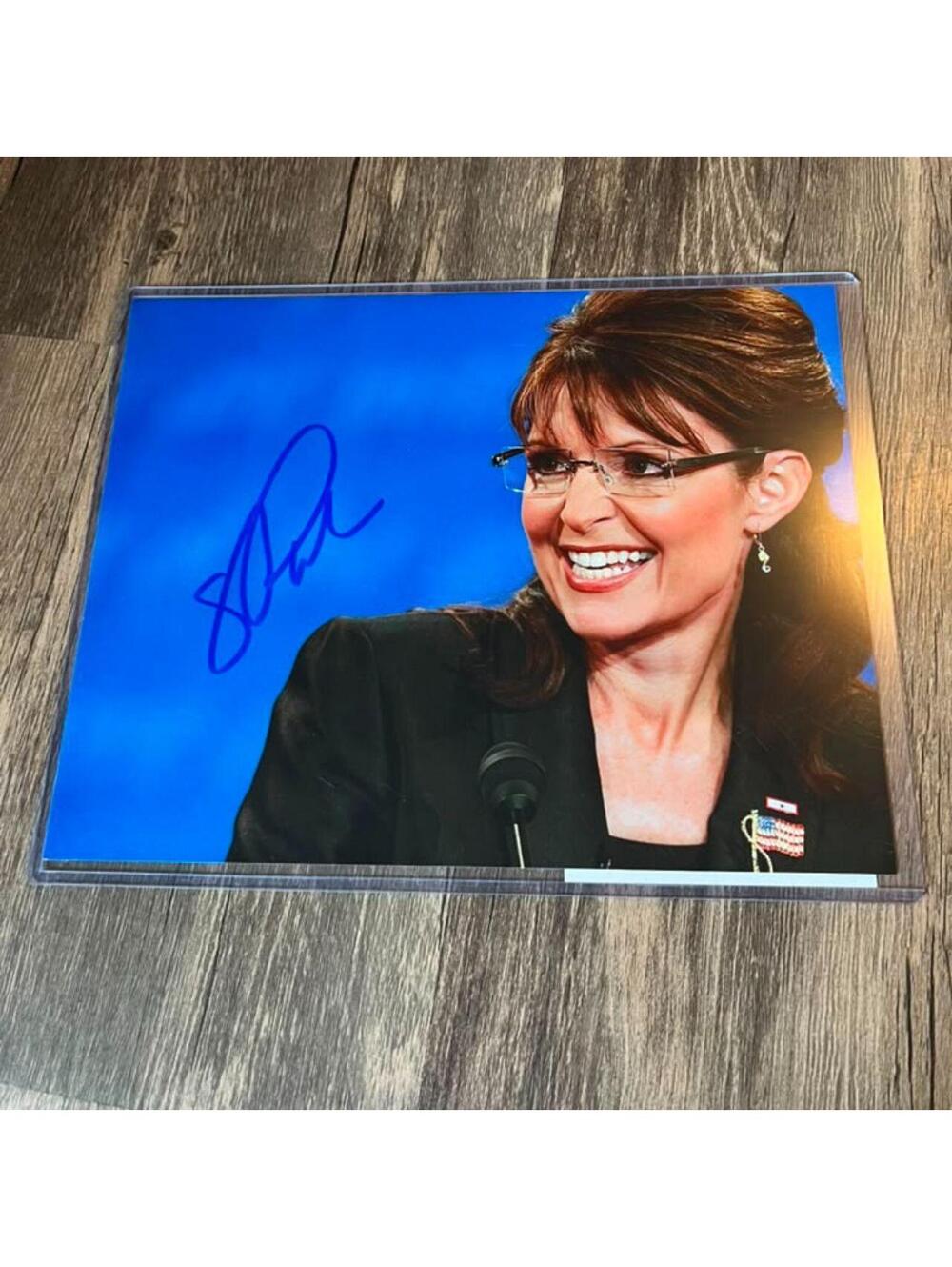 Sarah Palin Authentic Signed Photo Display with COA 1061122